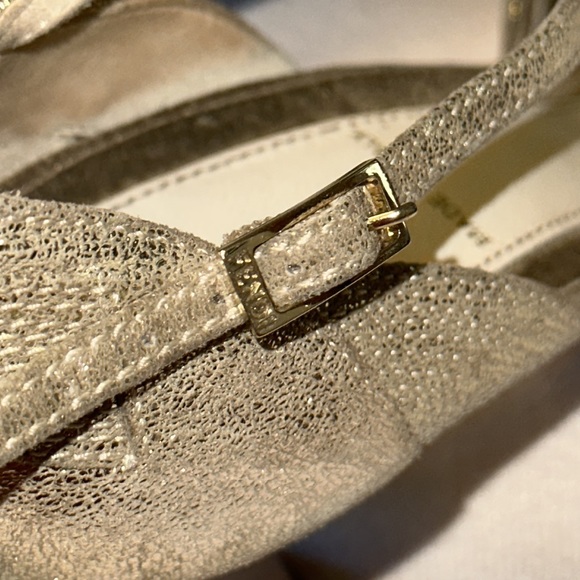 Fendi metallic gold heels with ankle strap size 38/ US 8 - Picture 8 of 8